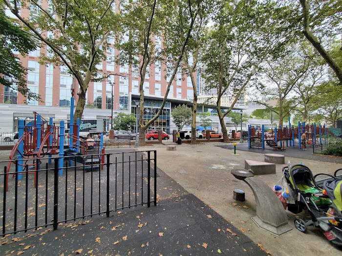 Sixteen Sycamores Playground Picture 4