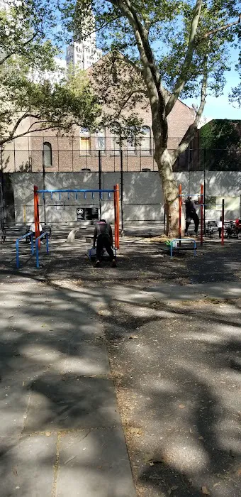Sixteen Sycamores Playground Picture 5