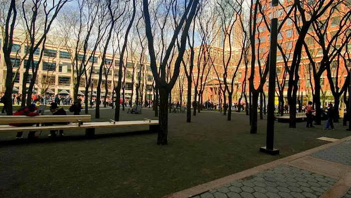 Metro Tech Walk Outdoor Dining Area Picture 2