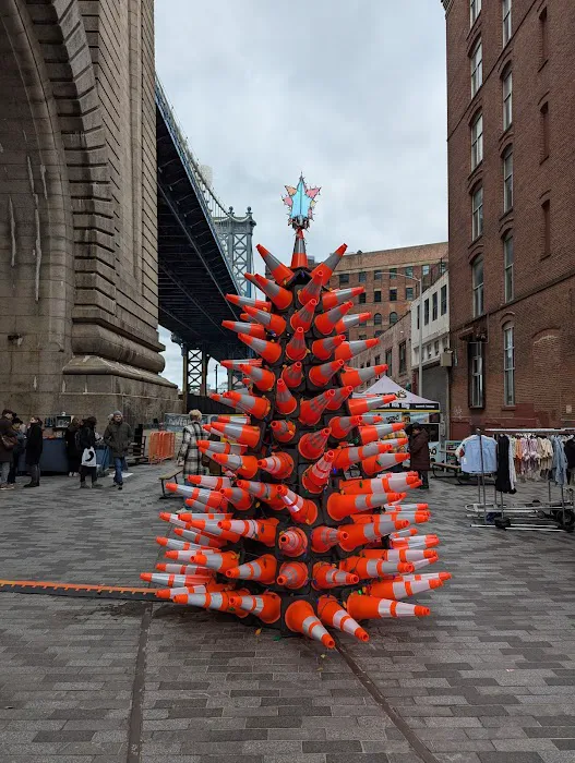 DUMBO Archway Plaza Picture 6