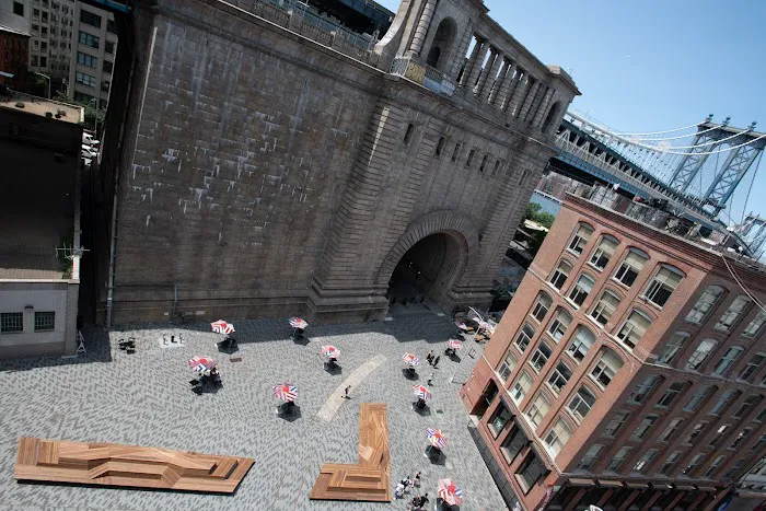 DUMBO Archway Plaza Picture 10