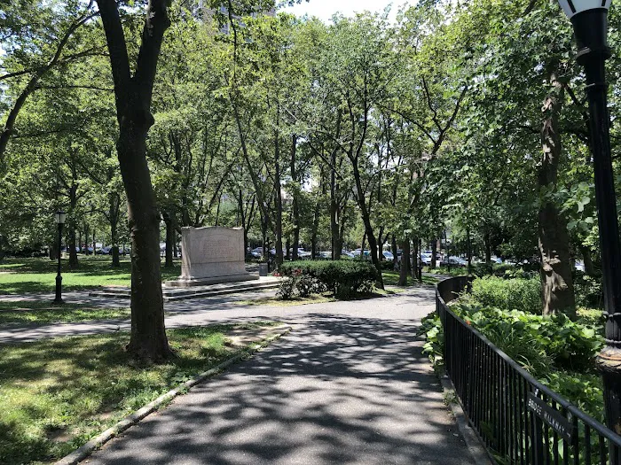 Cadman Plaza Park Picture 3