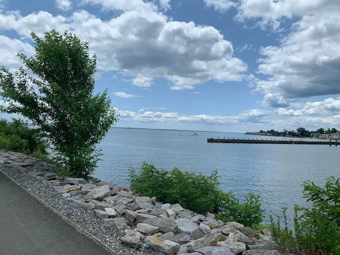 Harbor Point Boardwalk Picture 3