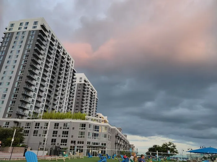 Harbor Point Boardwalk Picture 7