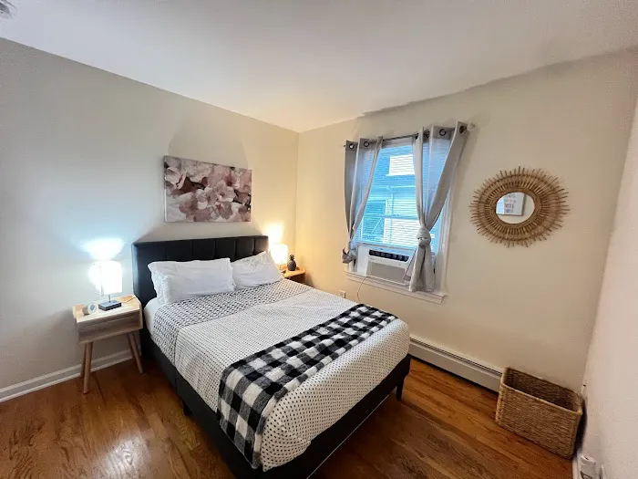 Harbor Point Cozy 2 Bed W/ Parking Picture 2