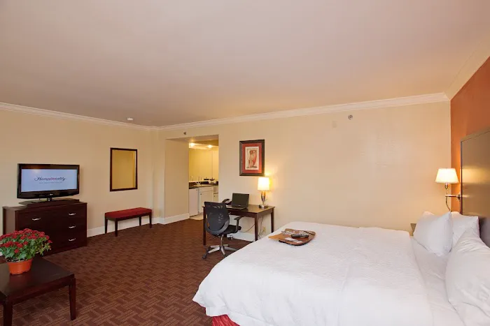 Hampton Inn & Suites Stamford Picture 5