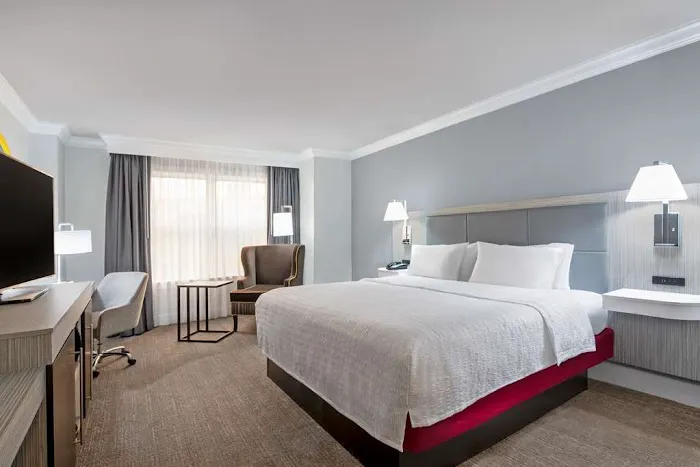 Hampton Inn & Suites Stamford Picture 4