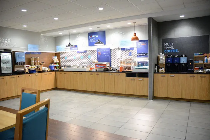 Holiday Inn Express & Suites Stamford by IHG Picture 1