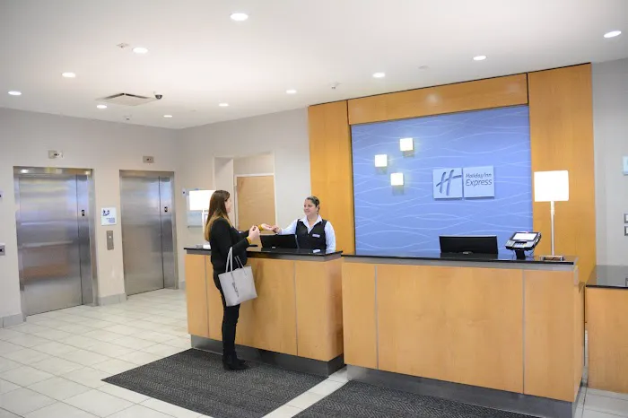 Holiday Inn Express & Suites Stamford by IHG Picture 6