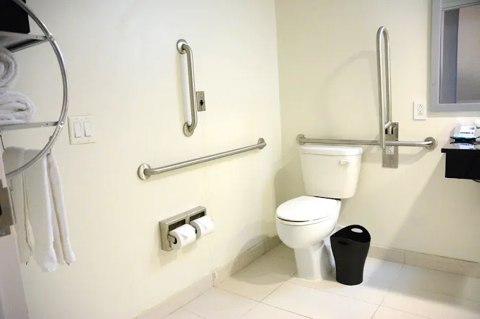 Holiday Inn Express & Suites Stamford by IHG Picture 8