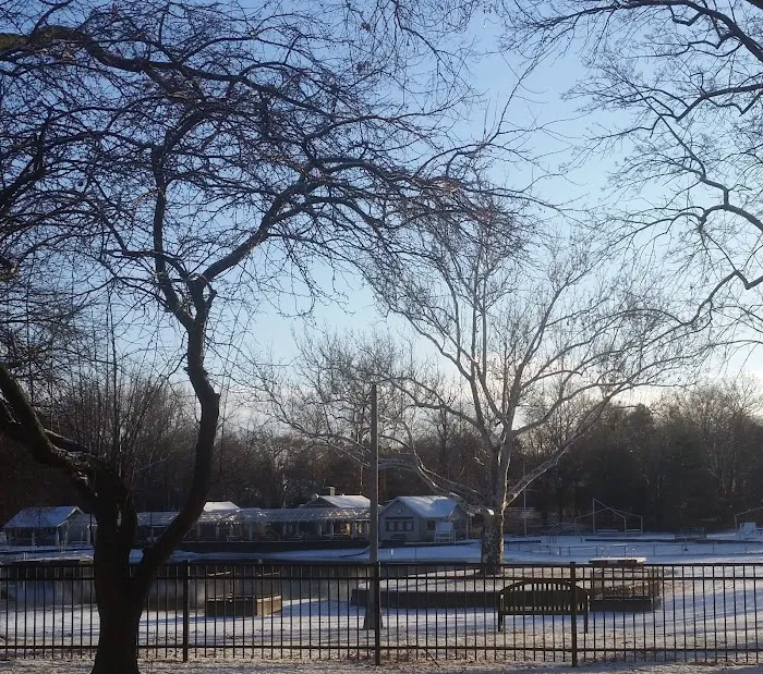 Graydon Park Picture 8