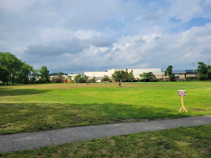 Athletic Fields Parking: Croton Point Park Picture 2