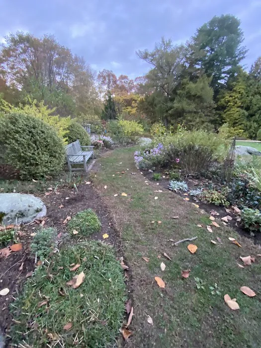 Sundial Garden Picture 3