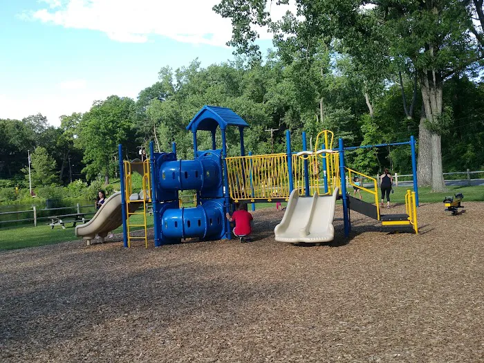 Bedford Hills Memorial Park Picture 3