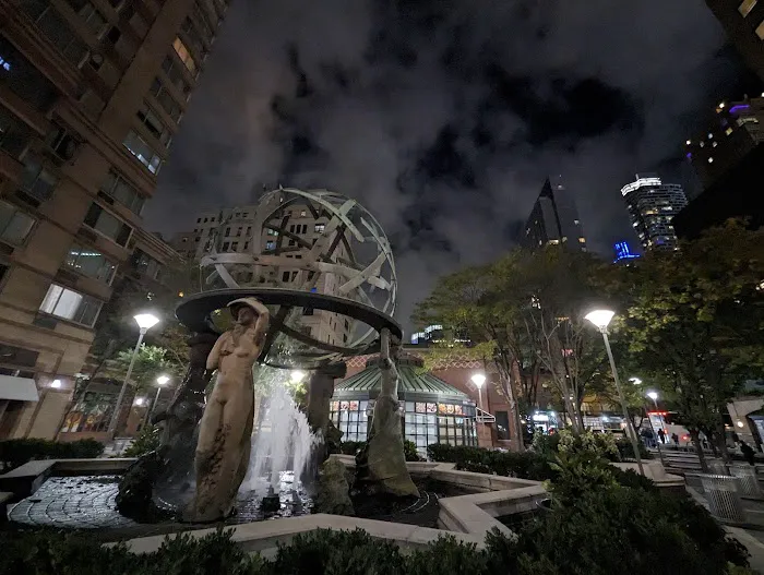 Urban Plaza at Worldwide Plaza Picture 8