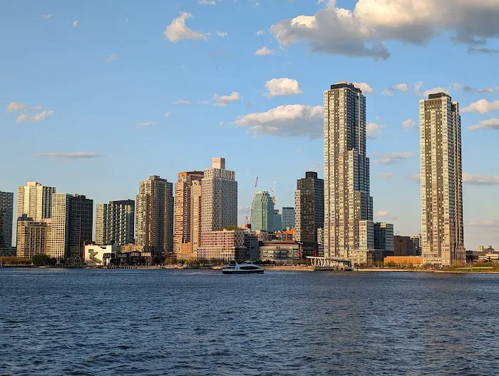East River Esplanade Picture 8