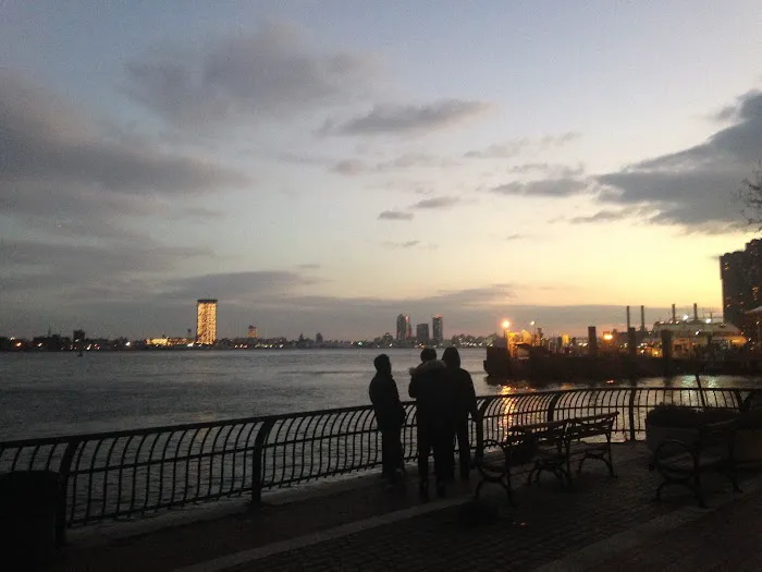 East River Esplanade Picture 1