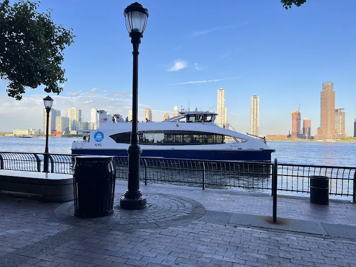 East River Esplanade Picture 2