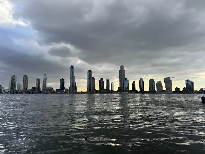 East River Esplanade Picture 3