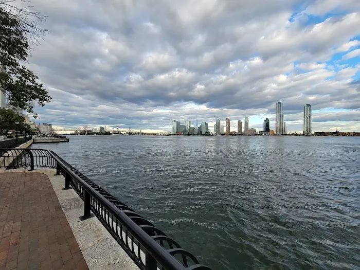 East River Esplanade Picture 4