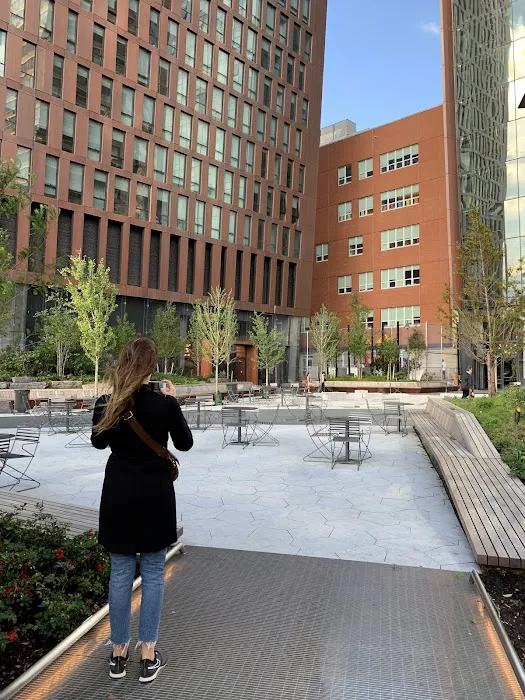 Public Plaza 626 1st Avenue Picture 10