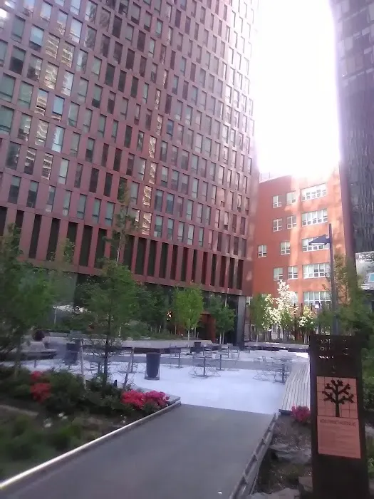 Public Plaza 626 1st Avenue Picture 6