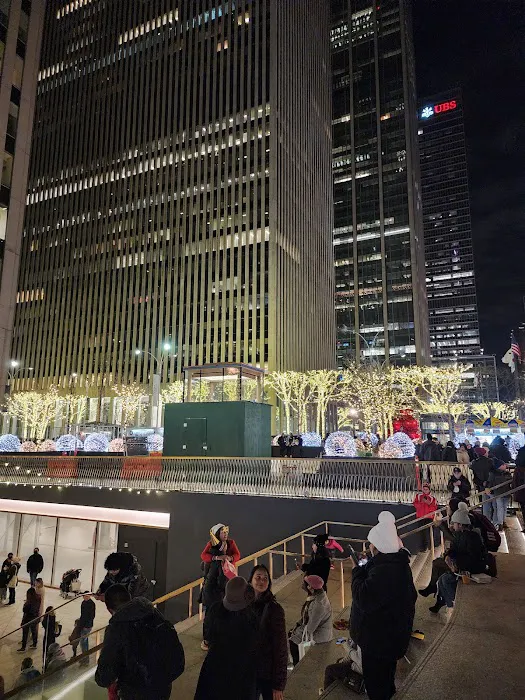 Fox Square Picture 2