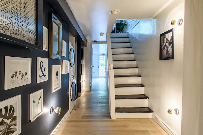 Dutch House Picture 8