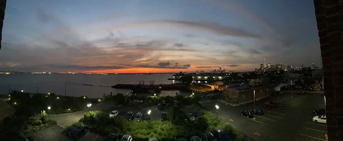 Pier 41 Waterfront Garden Picture 6