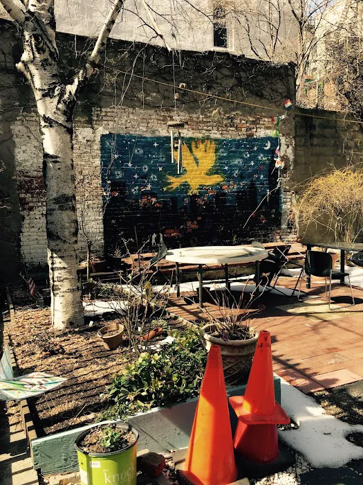 Los Amigos Garden Picture 3