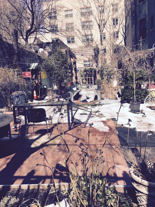 Los Amigos Garden Picture 2