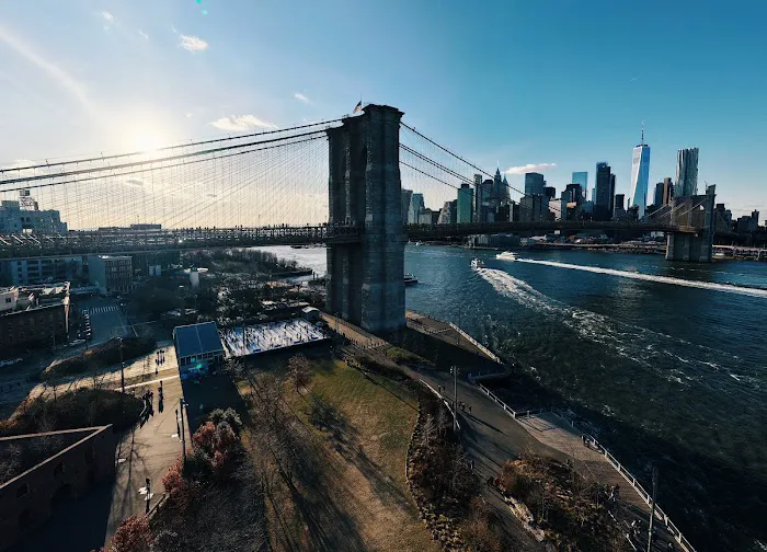 Dumbo Boardwalk Picture 9