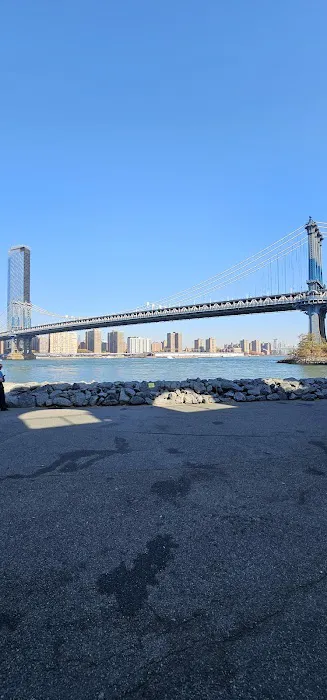 Dumbo Boardwalk Picture 10