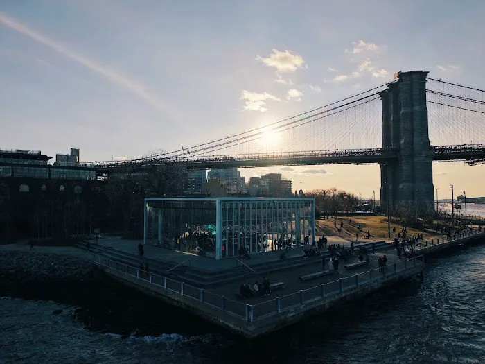 Dumbo Boardwalk Picture 4