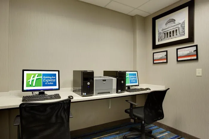 Holiday Inn Express & Suites Meadowlands Area by IHG Picture 3