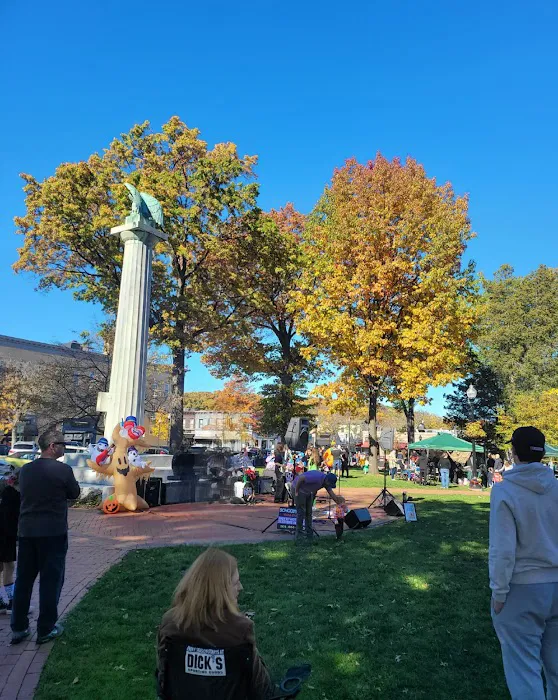Van Neste Square Memorial Park Picture 4