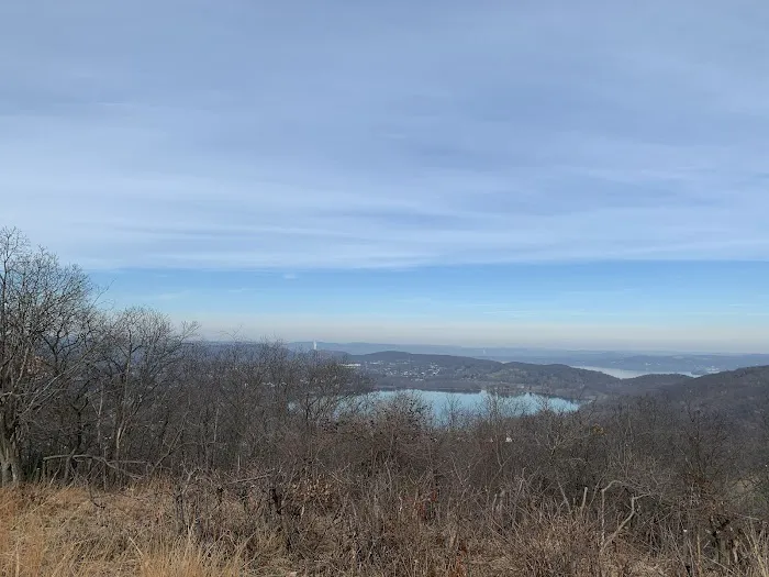 Rockland Lake Trail Picture 2
