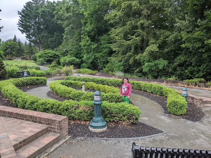 Dutch Gardens Picture 10