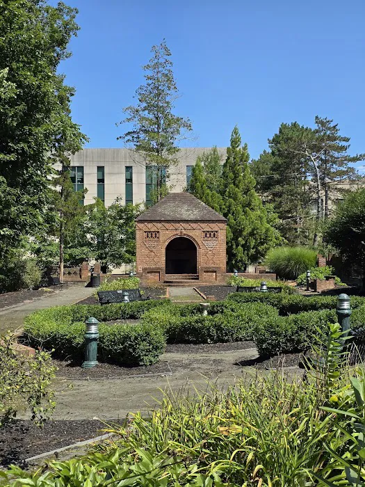 Dutch Gardens Picture 1