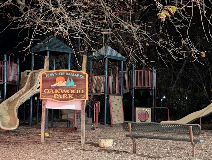 Oakwood Park Picture 2