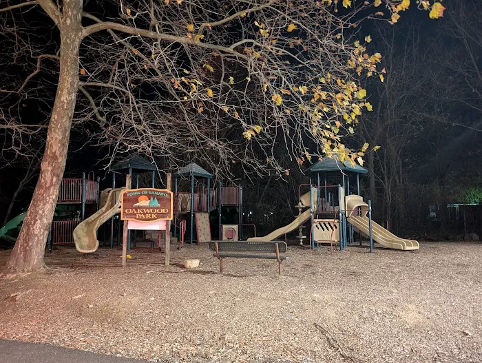 Oakwood Park Picture 3
