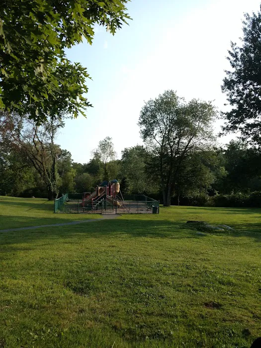 Junior Lake Park Picture 4