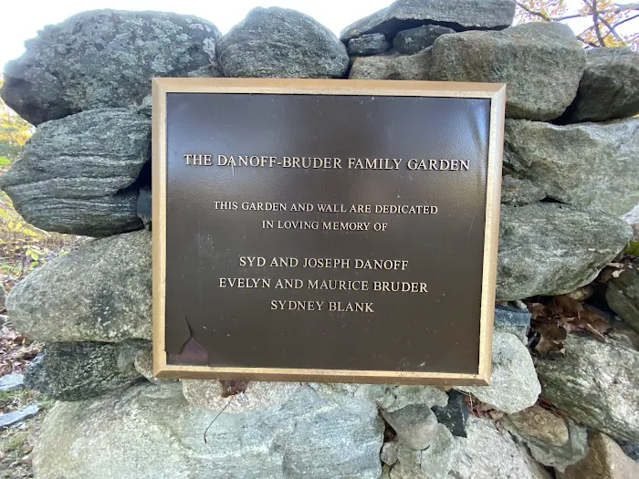 The Danoff Bruder Family Meadow Picture 9