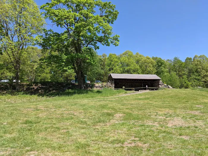 Michigan Rd Parking Area Ward Pound Ridge Reservation Picture 5