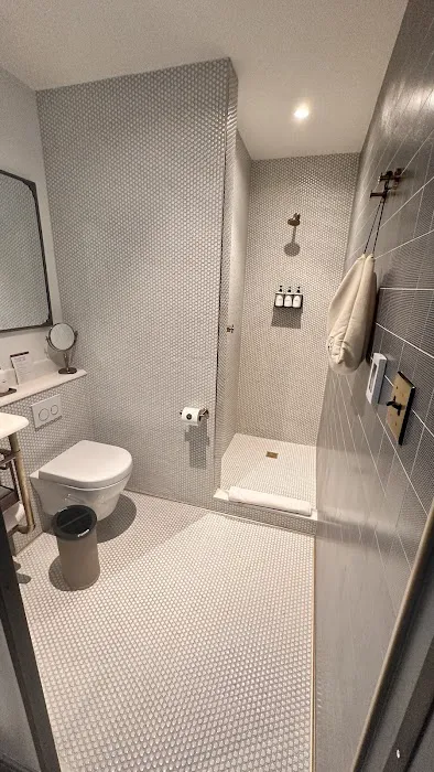 CIVILIAN Hotel Picture 4