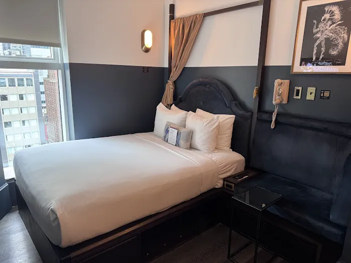 CIVILIAN Hotel Picture 5