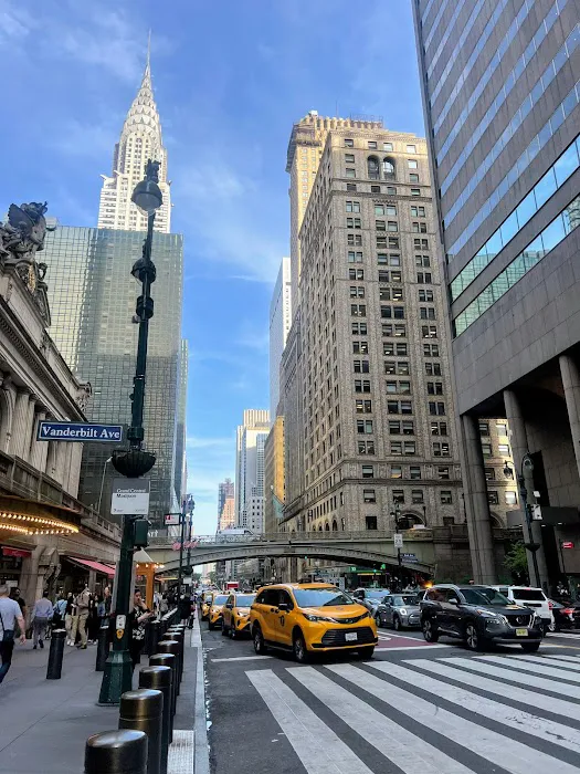 Vanderbilt Avenue Plaza Picture 2