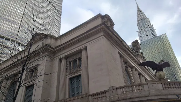 Vanderbilt Avenue Plaza Picture 3