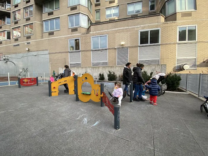 Public Plaza 401 E 34th St Picture 1