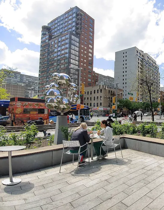 Public Plaza 401 E 34th St Picture 2